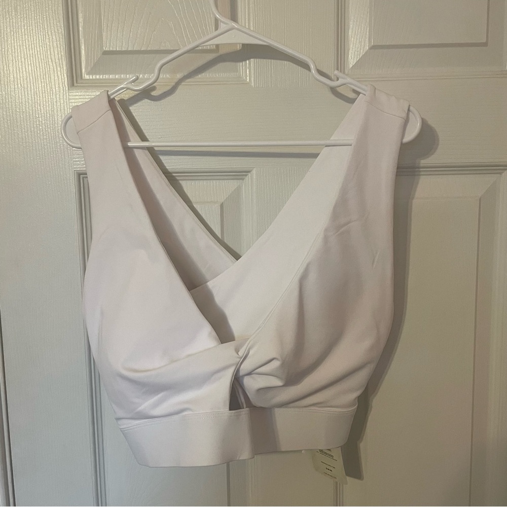 Fabletics Oasis Twist Sports Bra in White